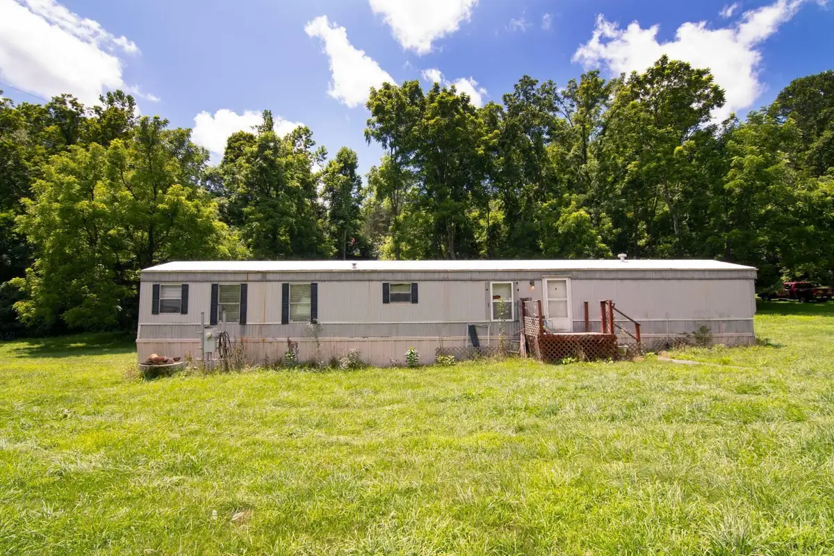 941 E Clayton Rd, Alderson, WV 24910 - Image #1