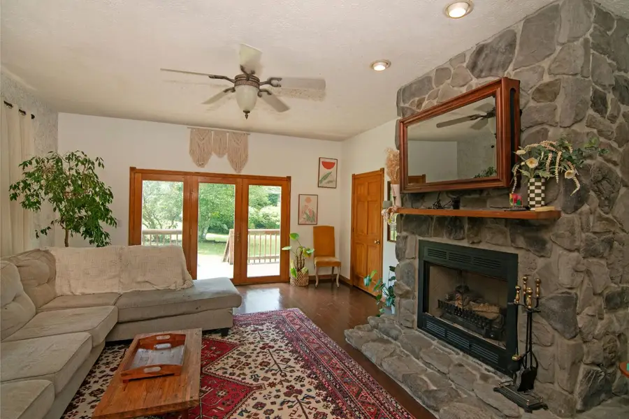 450 S Lafayette St, Lewisburg, WV 24901 - #3