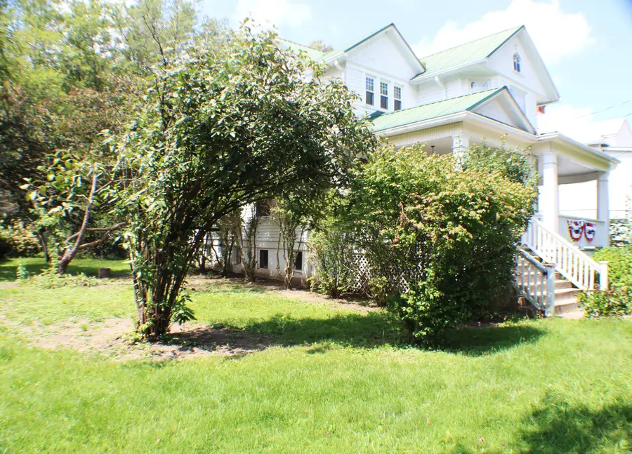 924 2nd Ave, Marlinton, WV 24954 - #2