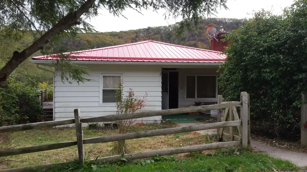 40 Pinecrest Dr, Durbin, WV 26264 - Image #1