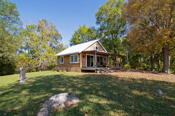 823 Pete Amos Rd, Lindside, WV 24951