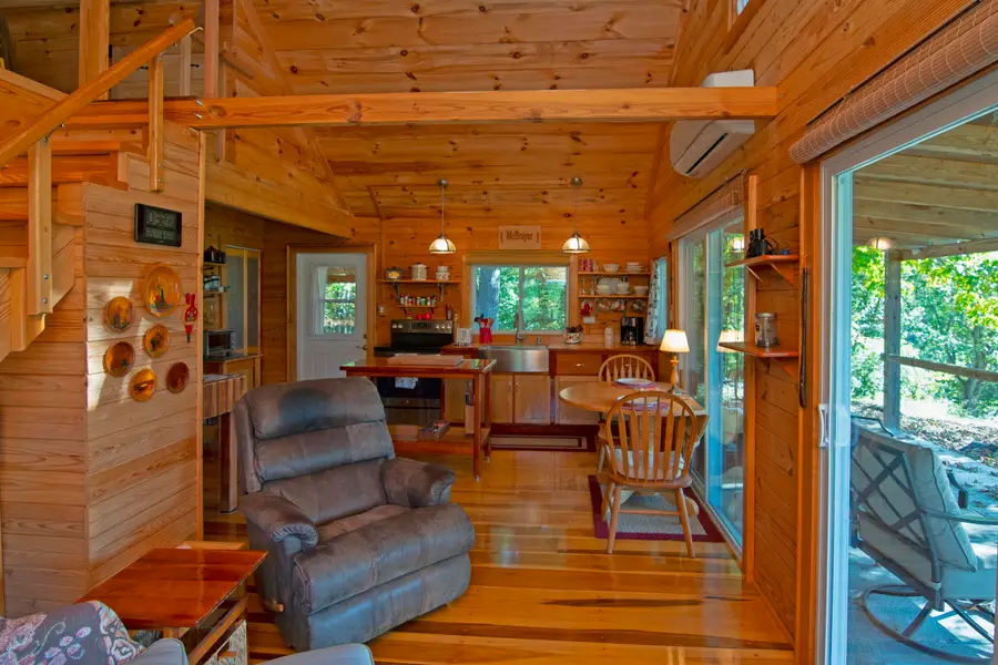 823 Pete Amos Rd, Lindside, WV 24951 - Image #3