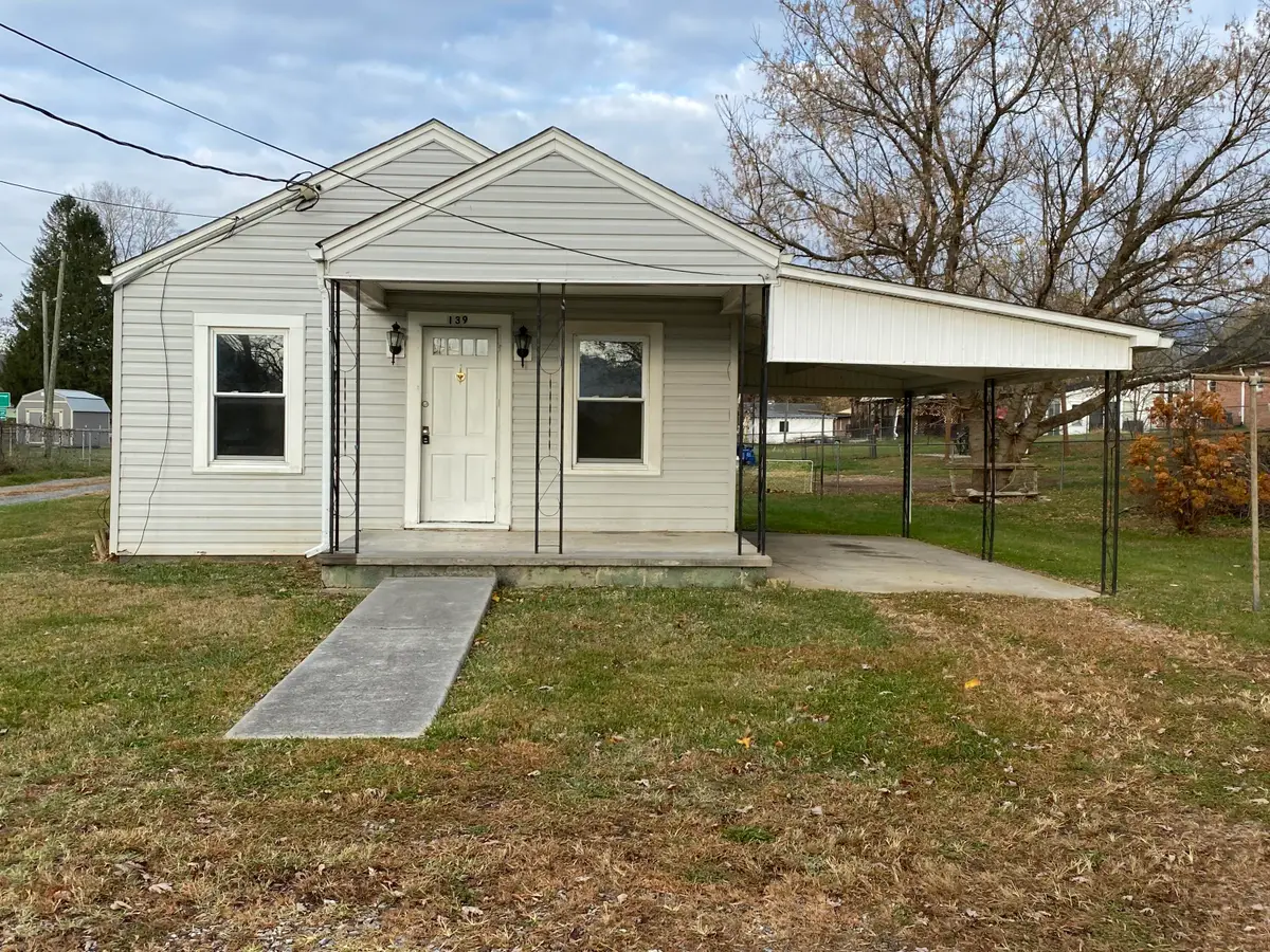 139 Calhoun St, Alderson, WV 24910 - Image #1