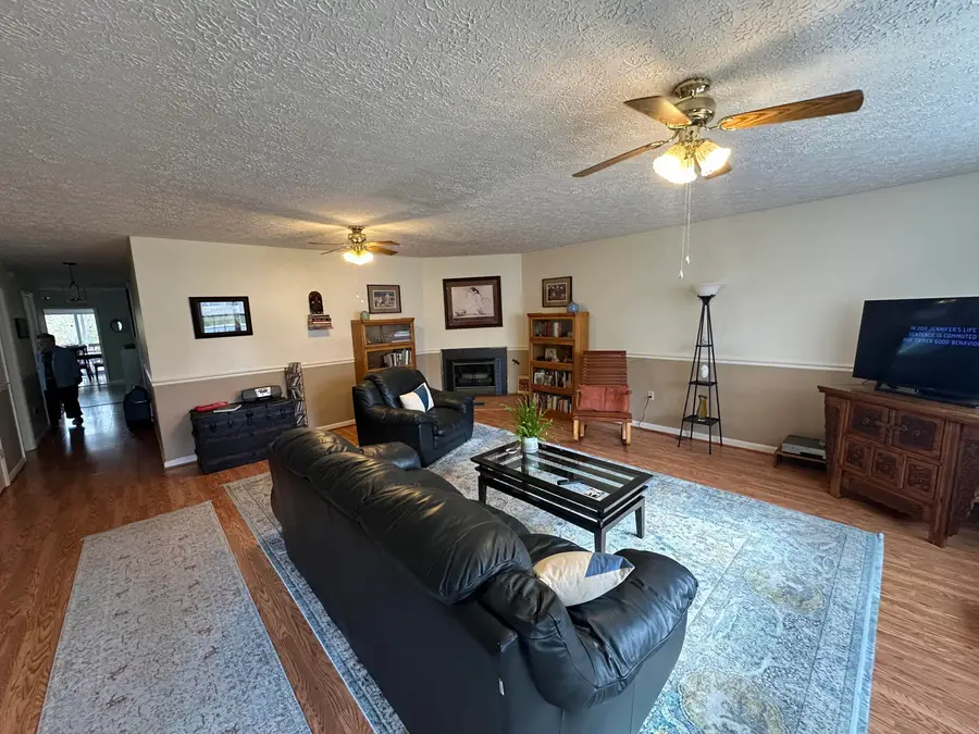 206 Village Dr, Lewisburg, WV 24901 - Image #3