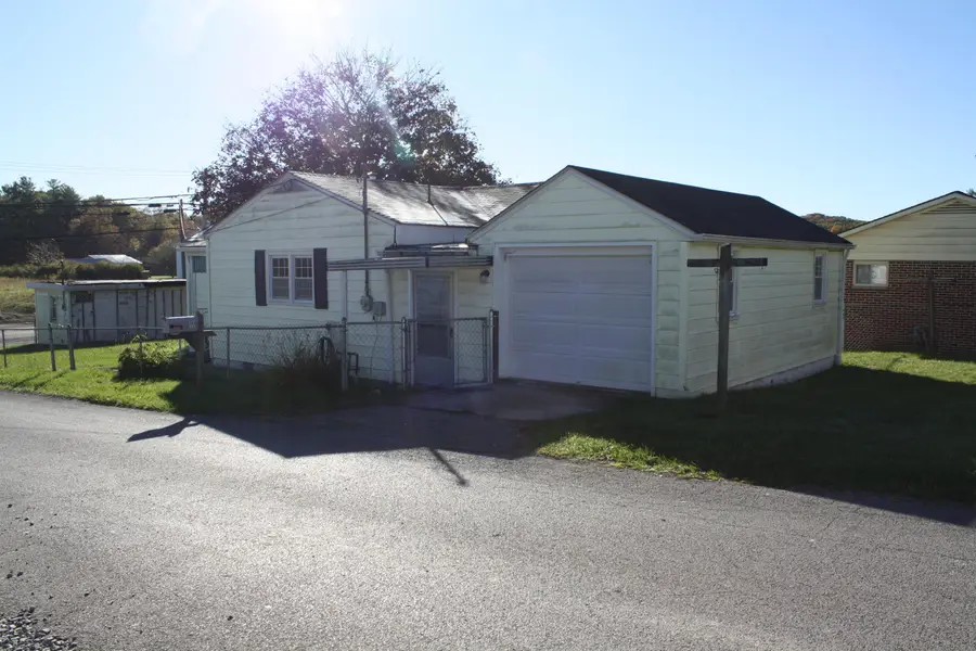 111 Meador Ln, Shady Spring, WV 25918 - Image #3