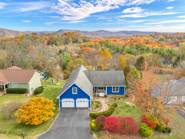 627 Crowfield Cir, Lewisburg, WV 24901