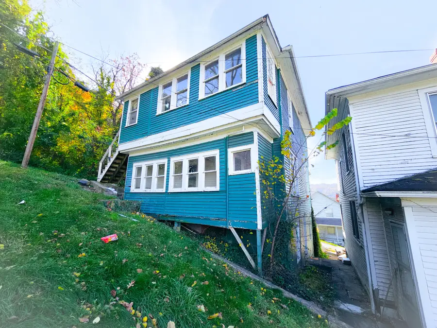 309 8th Ave, Hinton, WV 25951 - Image #3