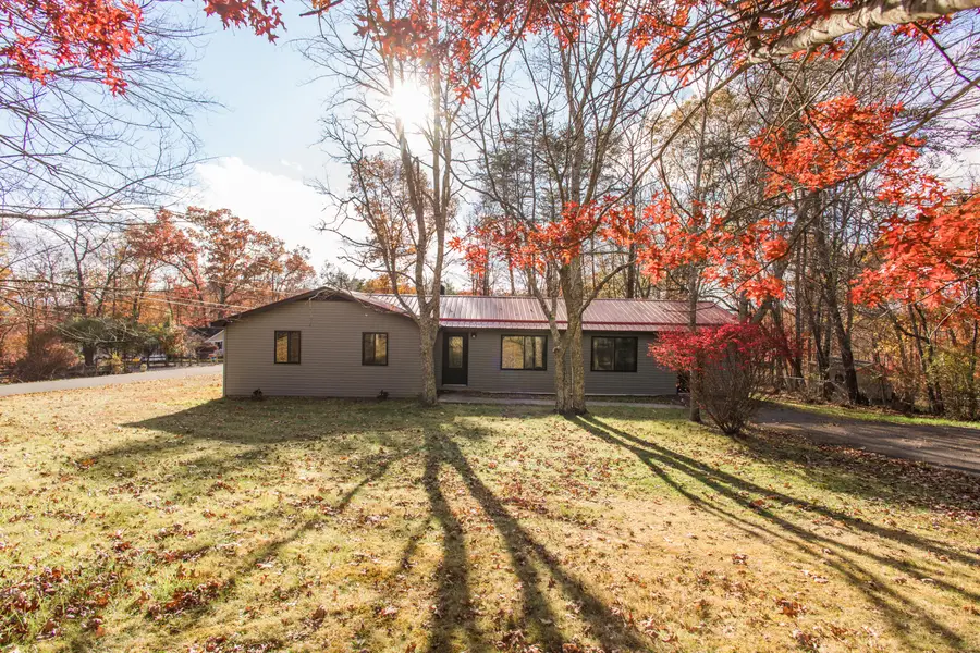 377 Mackle Pt, Lewisburg, WV 24901 - Image #3