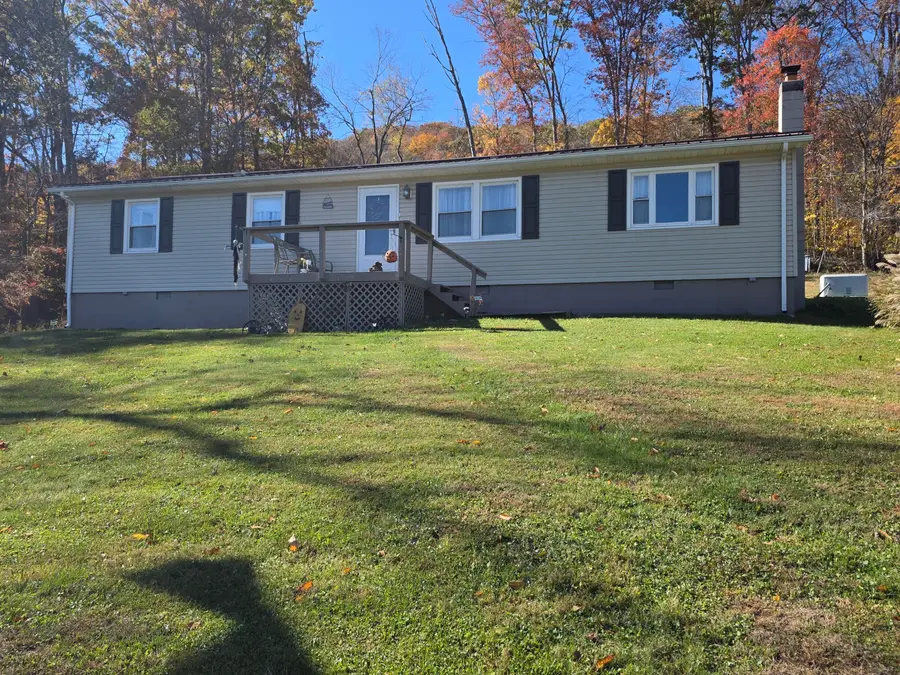 138 Circle Ave, Rainelle, WV 25962 - Image #2