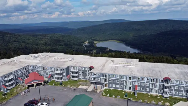 237 Mountain Lodge, Snowshoe, WV 26209