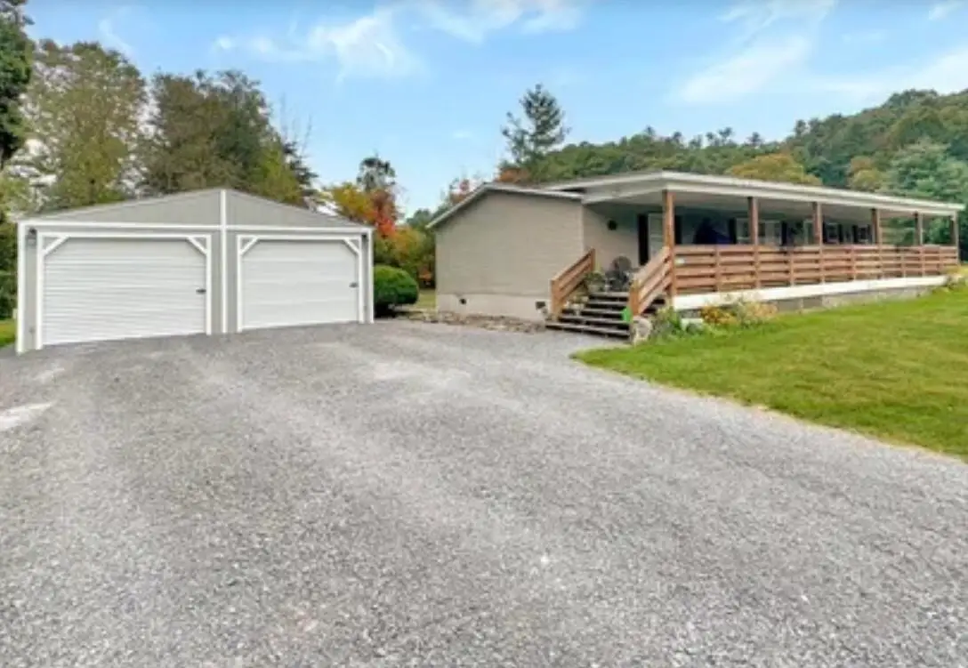 362 Georgeanna Dr, White Sulphur Springs, WV 24986 - Image #1