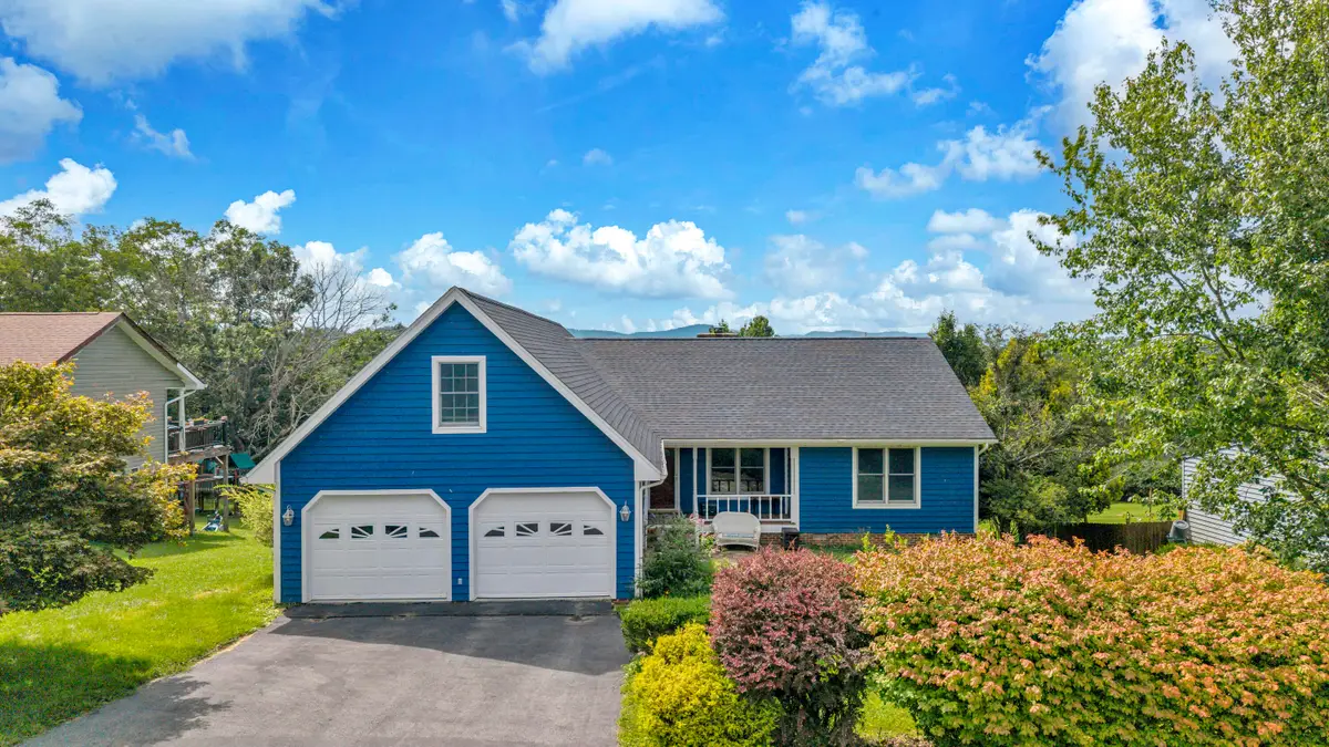 627 Crowfield Cir, Lewisburg, WV 24901 - #1