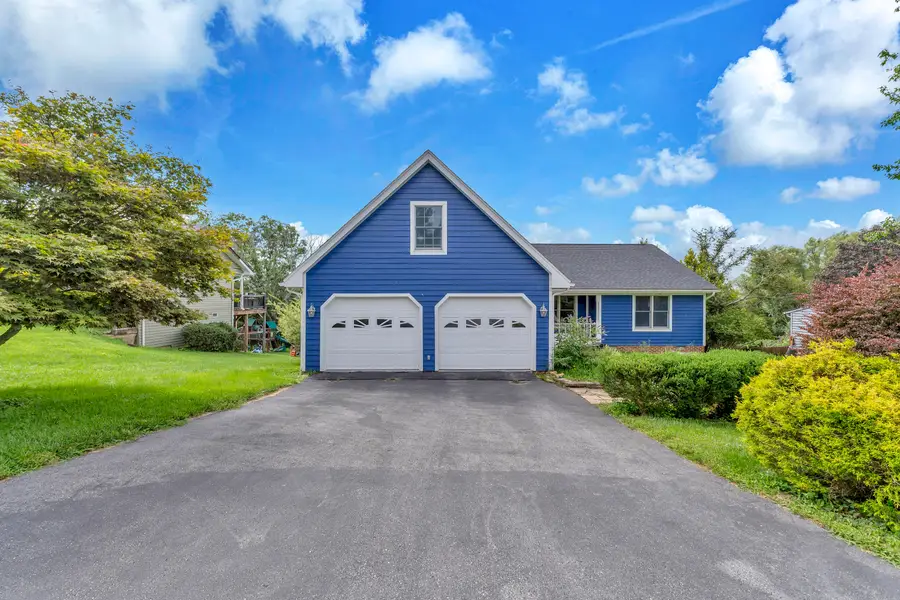 627 Crowfield Cir, Lewisburg, WV 24901 - #2
