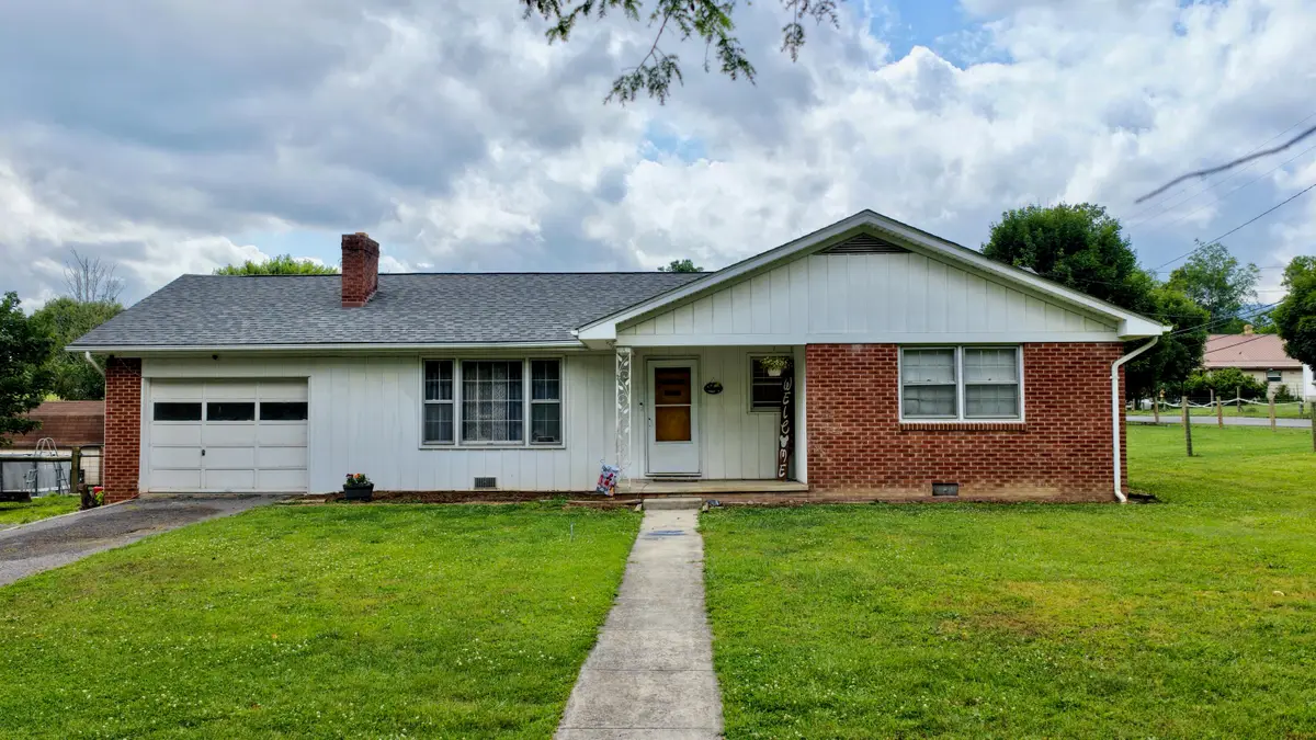 123 E Chestnut, Alderson, WV 24910 - #1