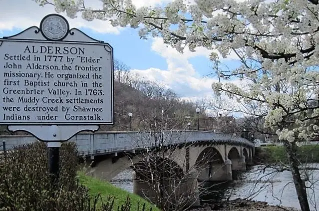 1217 W Riverview Ave, Alderson, WV 24910 - #3