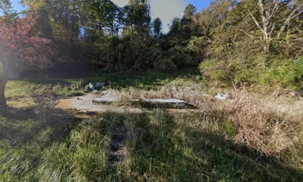 3874 Green Valley Rd, Huntington, WV 25701