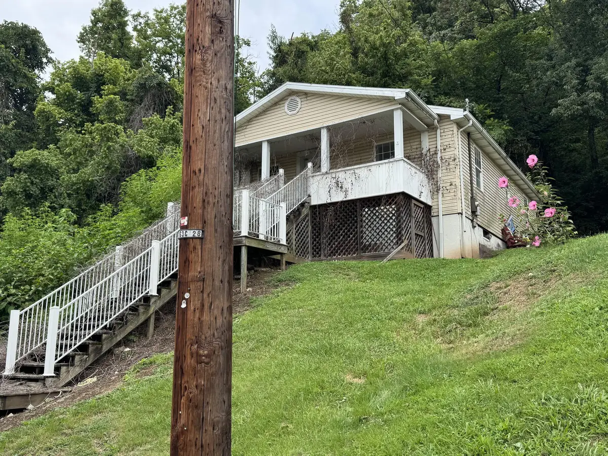 2014 Wilson St, Dunbar, WV 25064 - #1