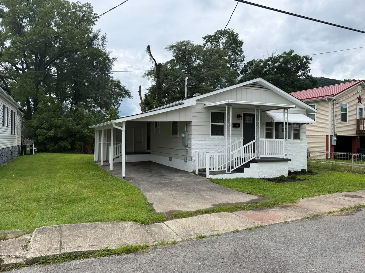 164 11th Street, Rainelle, WV 25962 - #1