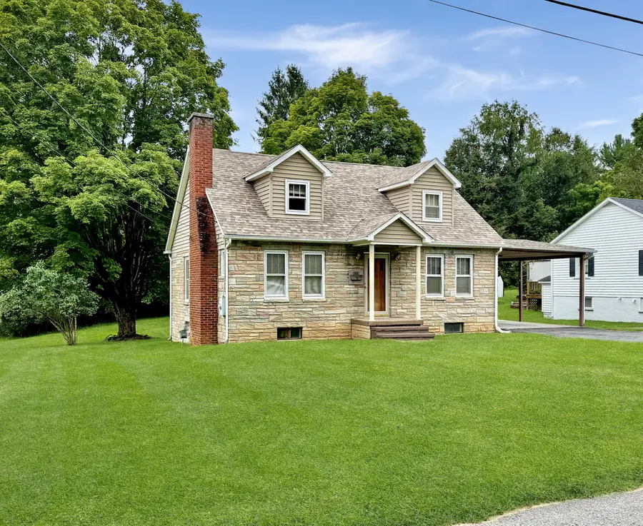 686 Lafayette St, Lewisburg, WV 24901 - #2