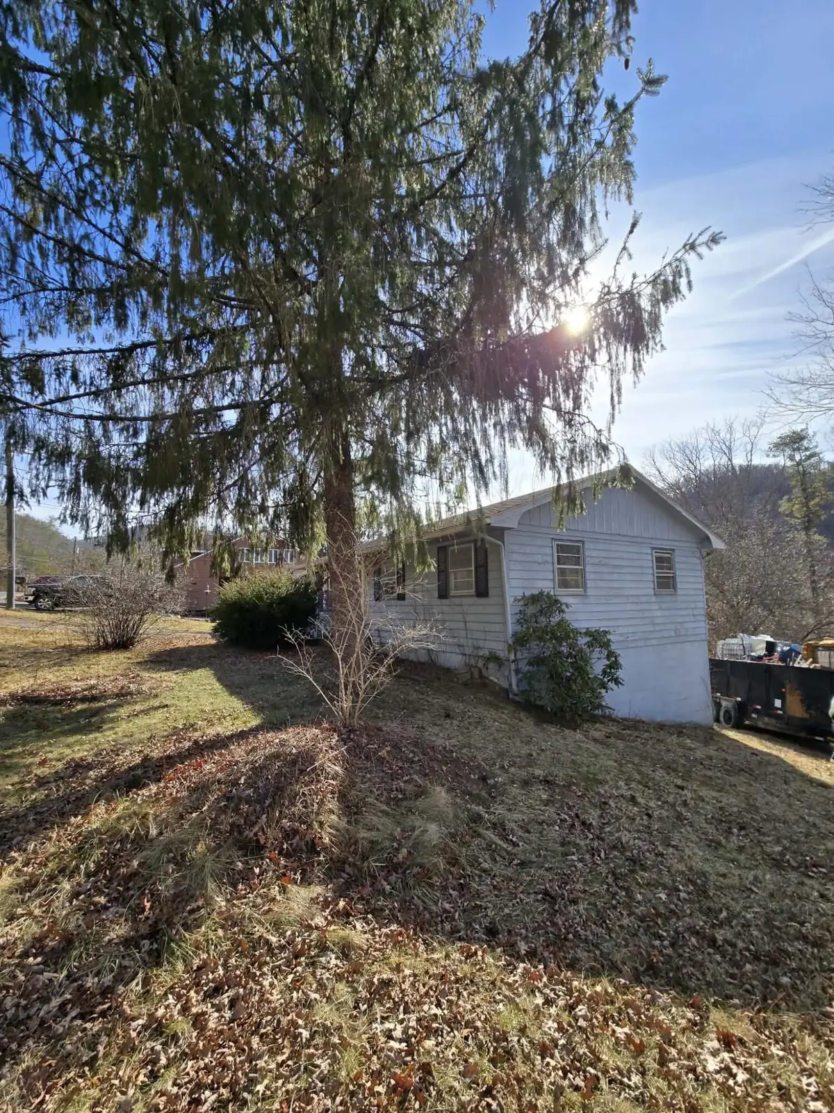 986 Pleasant Valley Rd, White Sulphur Springs, WV 24986 - #1