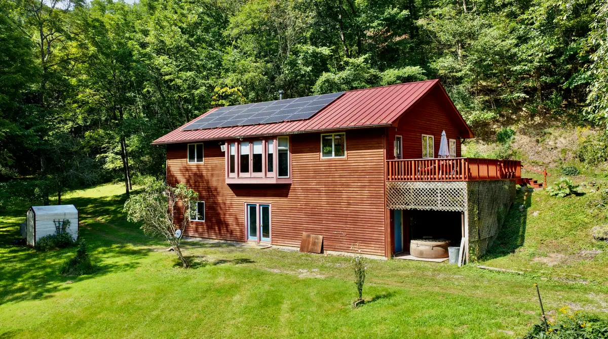 402 Singing Frog Hollow, Lewisburg, WV 24901 - #1