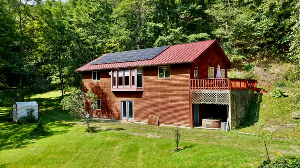 402 Singing Frog Hollow, Lewisburg, WV 24901