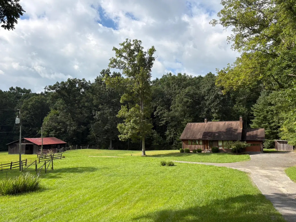 608 Anderson Rd, Lewisburg, WV 24901 - #1