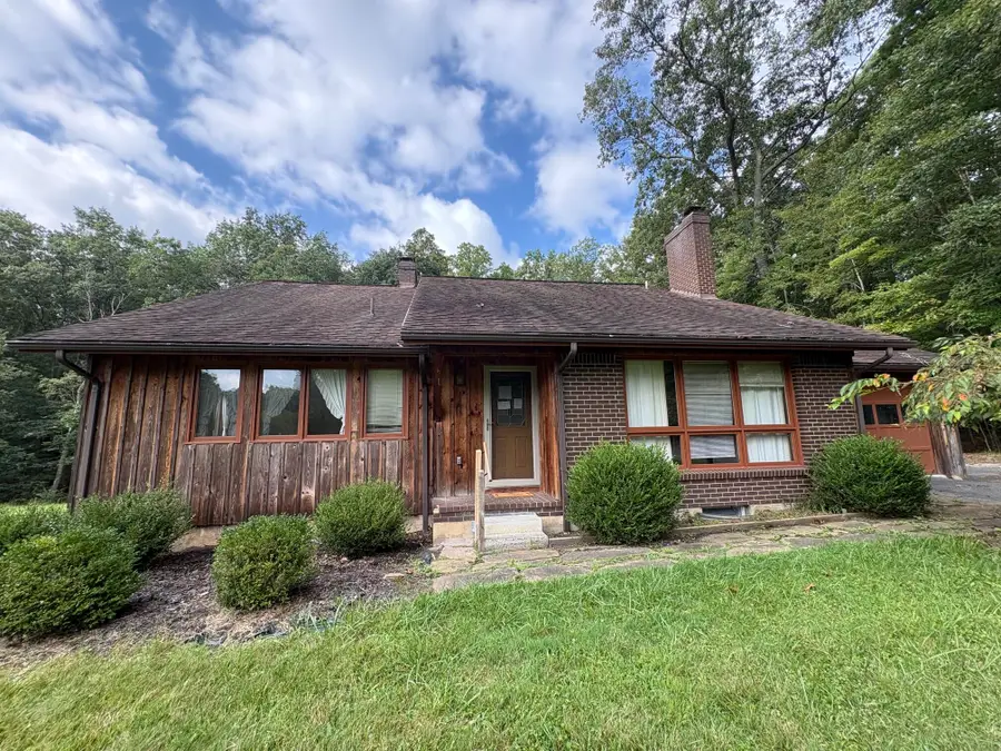 608 Anderson Rd, Lewisburg, WV 24901 - #3