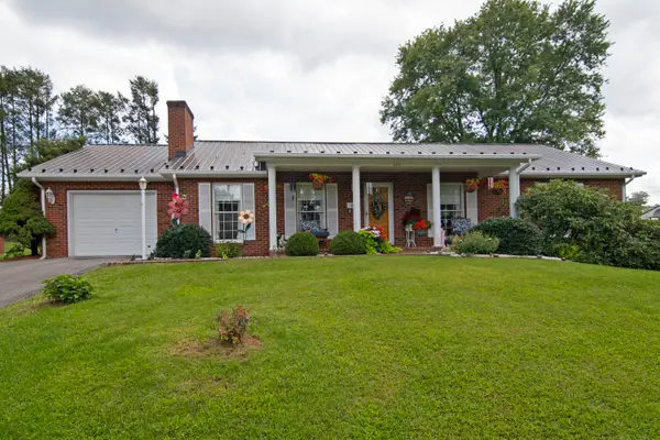 162 Holt Ln, Lewisburg, WV 24901