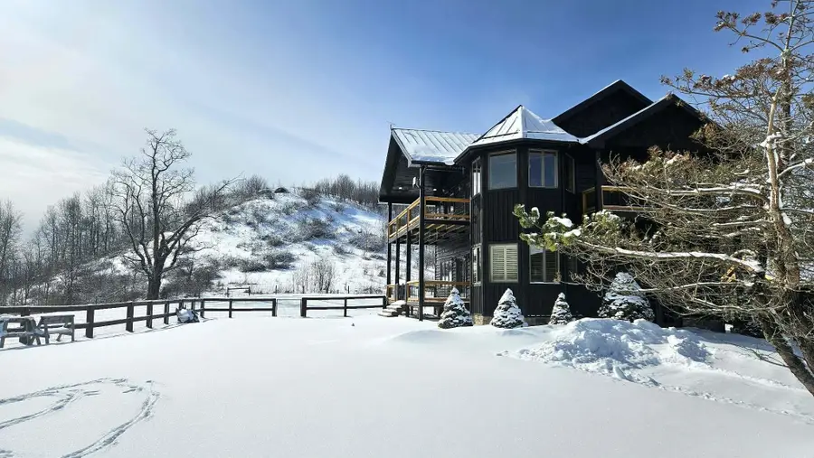 684 Headwaters Rd, Slatyfork, WV 26291 - #3