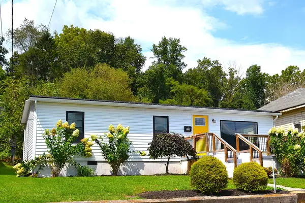 818 Pocahontas Ave, Ronceverte, WV 24970