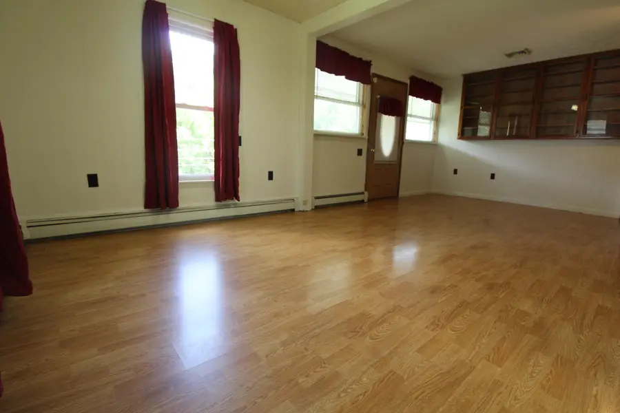 1304 Terrace St, Hinton, WV 25951 - #3