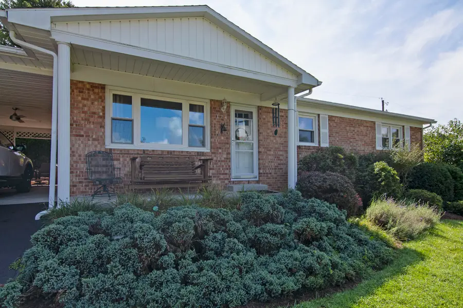 174 Spibeth St, Lewisburg, WV 24901 - #2