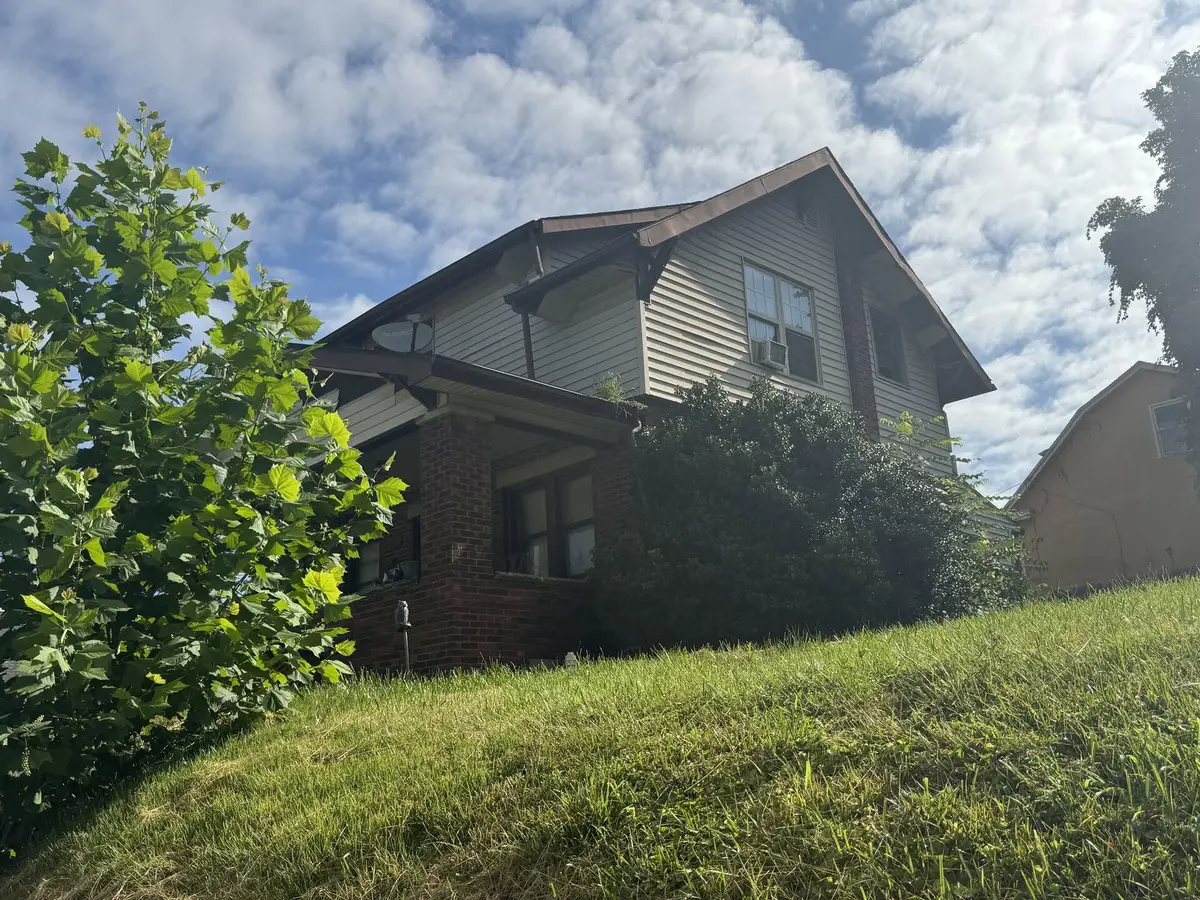 1902 Parkview St, Huntington, WV 25701 - #1