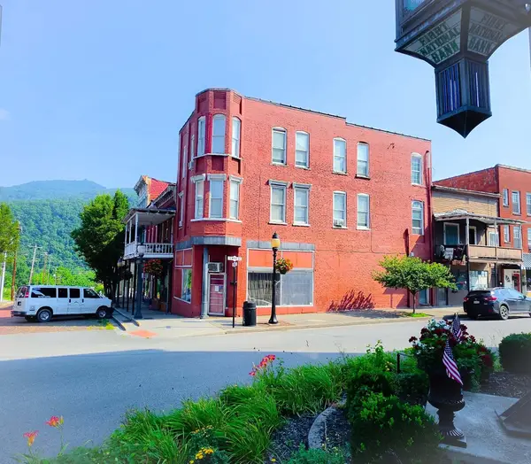 301 Temple, Hinton, WV 25951