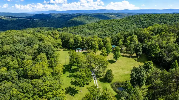 350 Mercy Mee Farm Rd, Ballard, WV 24918