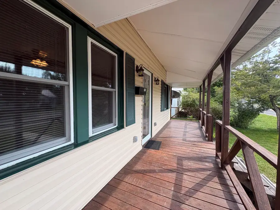 225 Ohio Ave, Rainelle, WV 25962 - #2