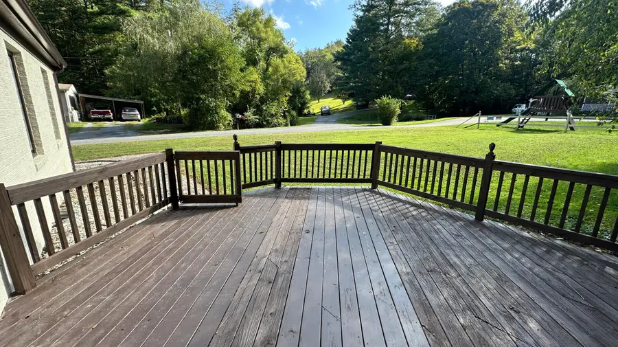362 Stinson Dr, White Sulphur Springs, WV 24986 - #3