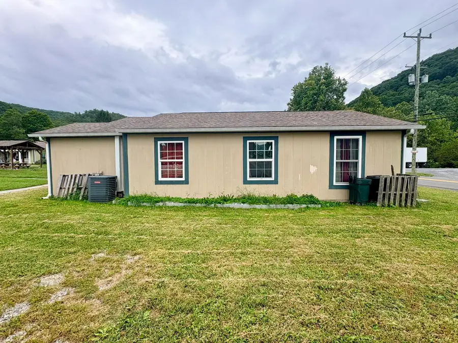889 Tuckahoe Rd, White Sulphur Springs, WV 24986 - #2