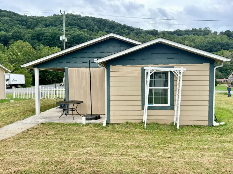 889 Tuckahoe Rd, White Sulphur Springs, WV 24986 - #3