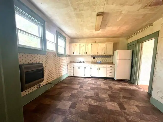 24 Lloyds Ln, Buckeye, WV 24924 - #2