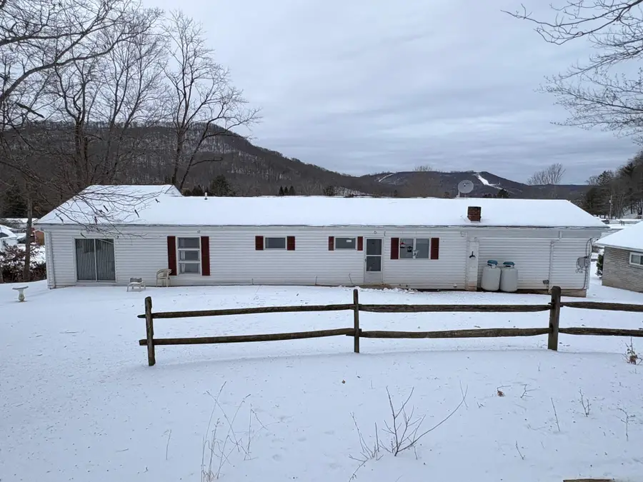 169 16th St, Rainelle, WV 25962 - #2