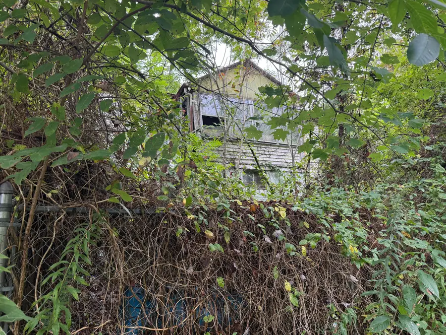 170 8th St, Bradley, WV 25818 - #2