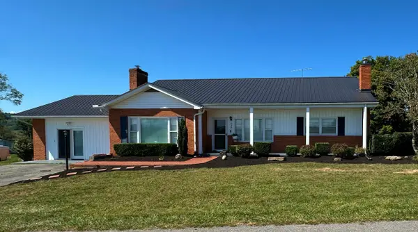 4061 Fairview Rd, Lewisburg, WV 24901