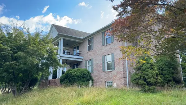 7 Seneca Crest, Buckeye, WV 24924