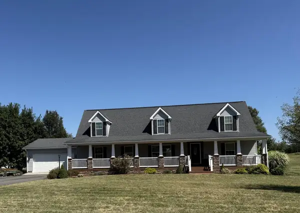 176 Glenwood Ln, Maxwelton, WV 24957