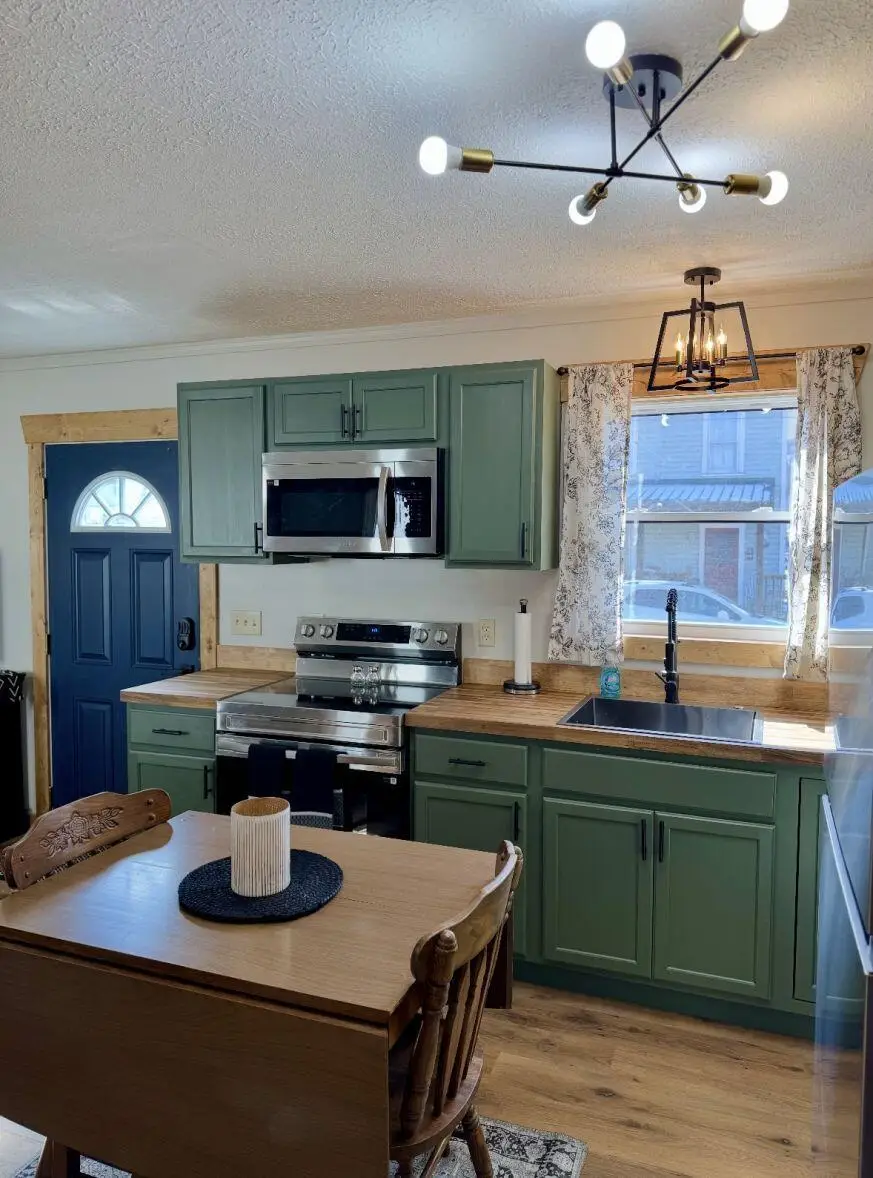 105 7th Street, Marlinton, WV 24954 - #2