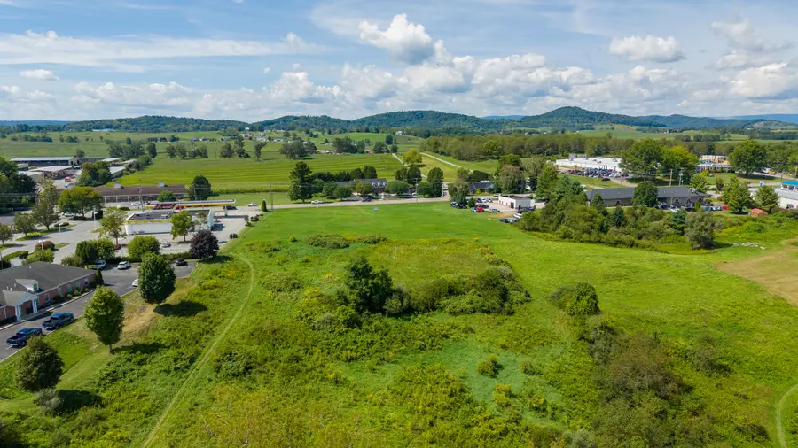 3368 N Jefferson St, Lewisburg, WV 24901 - #3