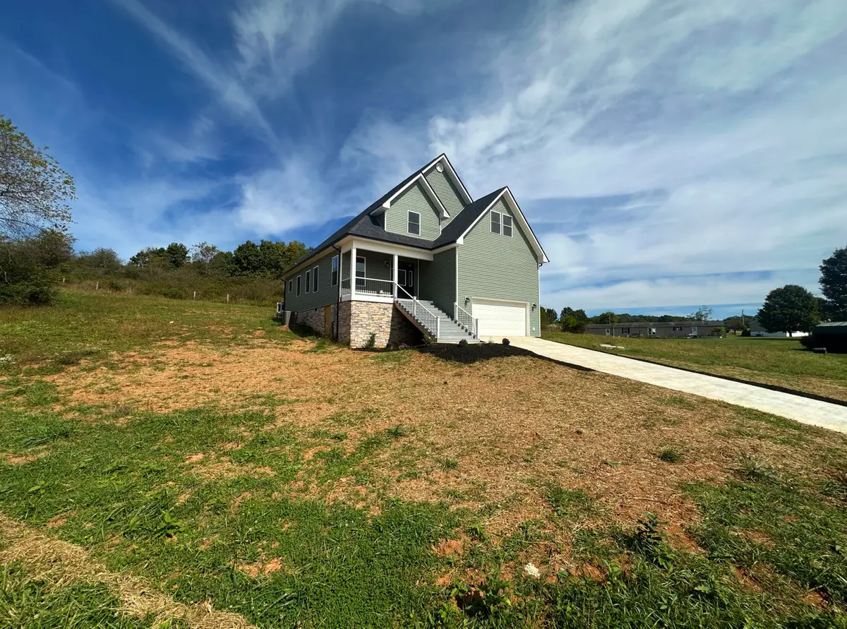 435 Willow Bend Ln, Maxwelton, WV 24957 - #1