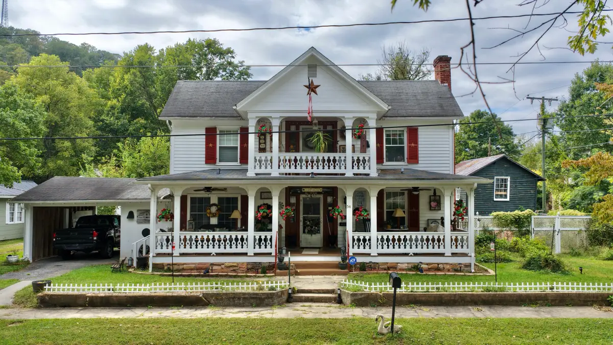54 Wickham St, Alderson, WV 24910 - #1